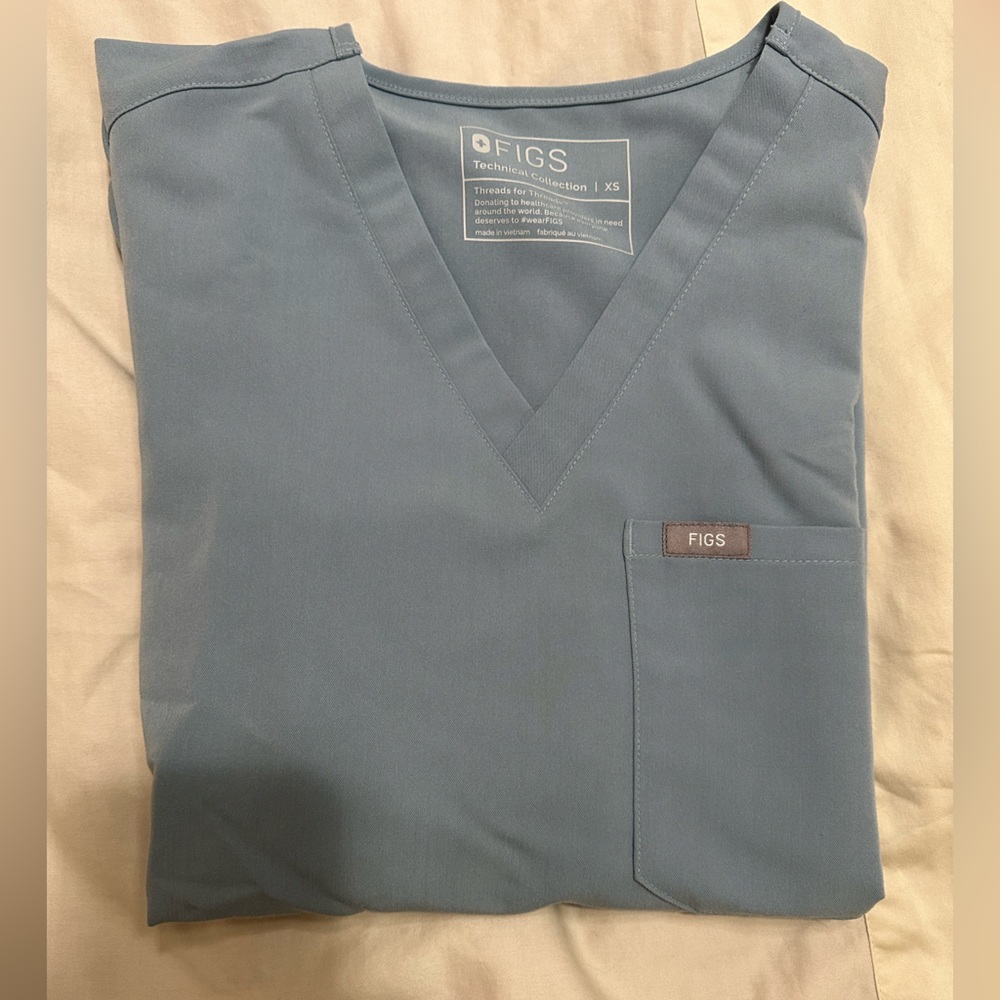 FIGS Dusty Blue Catarina Top XS